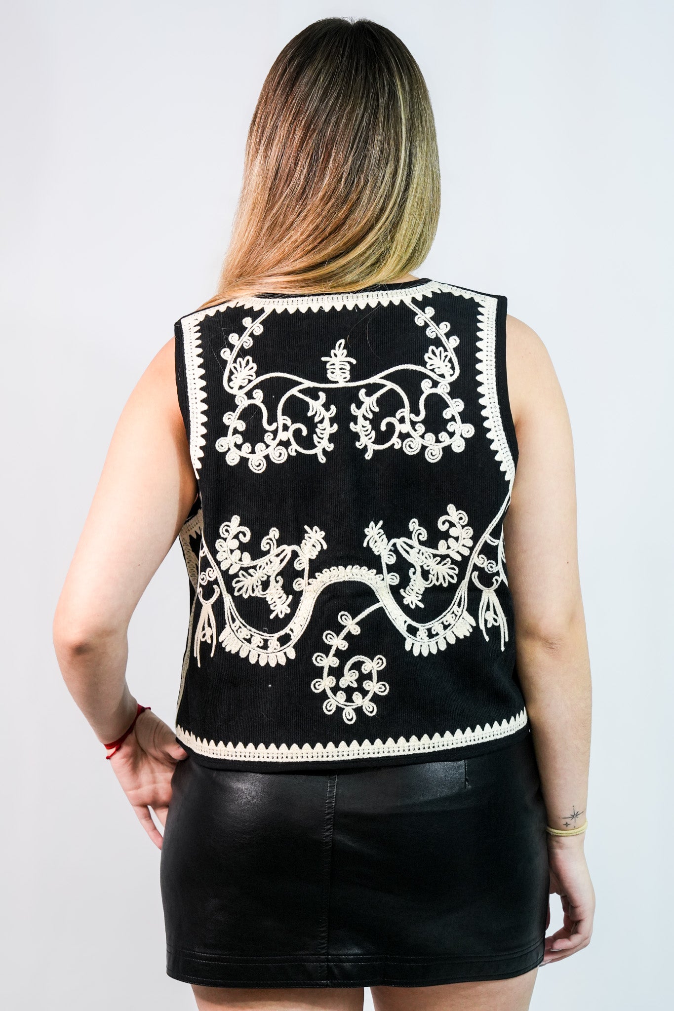 Chaleco Aura Bordado